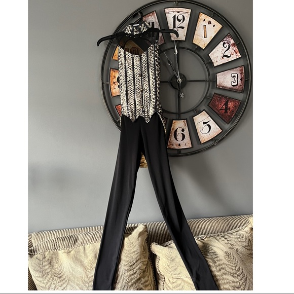 Dance Costume - Picture 2 of 3